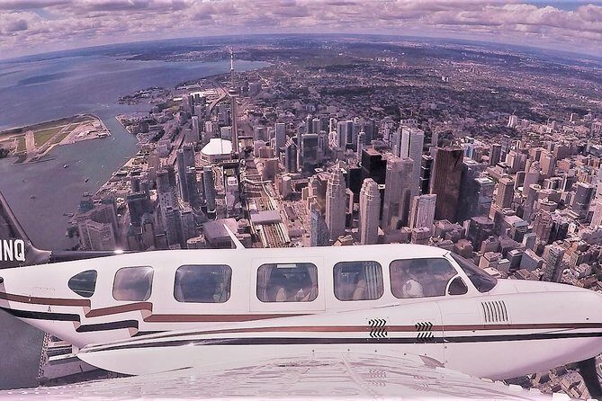 One hour Aerial Tour of Toronto and Niagara Falls with iflyTOTO - The Niagara Falls Stop: Viewing from Above