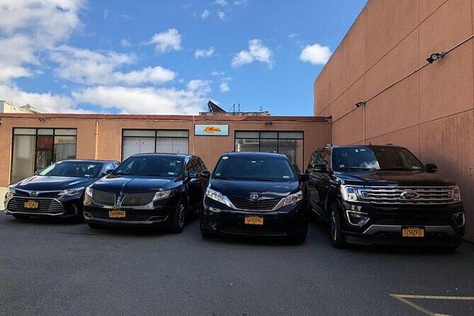 Private Airport Arrival Transfer From Sarasota (SRQ) Airport - Vehicle Options and Luggage Considerations