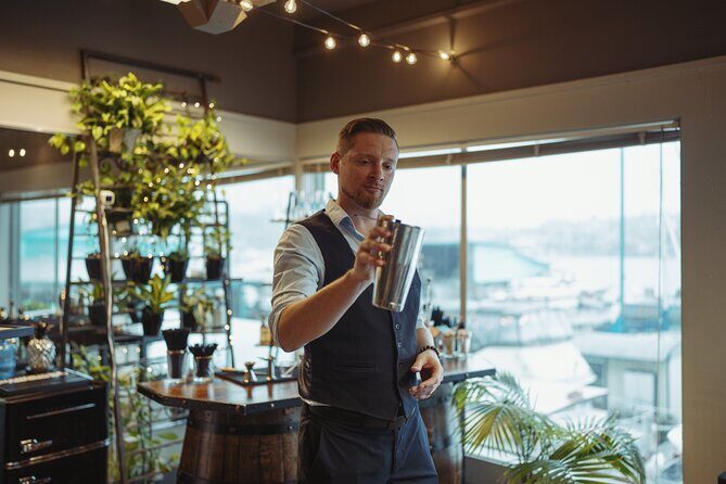 Seattle Hands On Cocktail Class