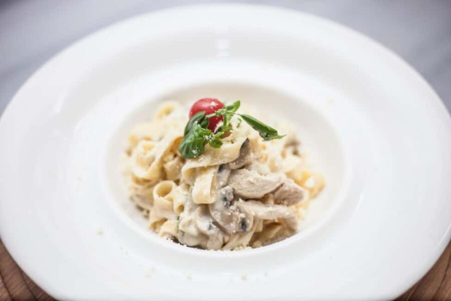 Toronto: Pasta Making Cooking Class at a Local Distillery
